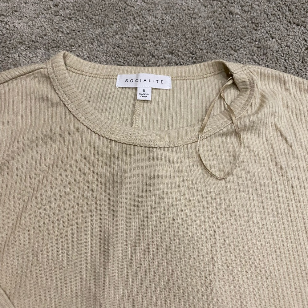 Socialite beige long sleeve ribbed top